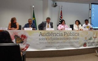 Dra. Jeanine, com participantes da audiência pública de São Paulo em 2017